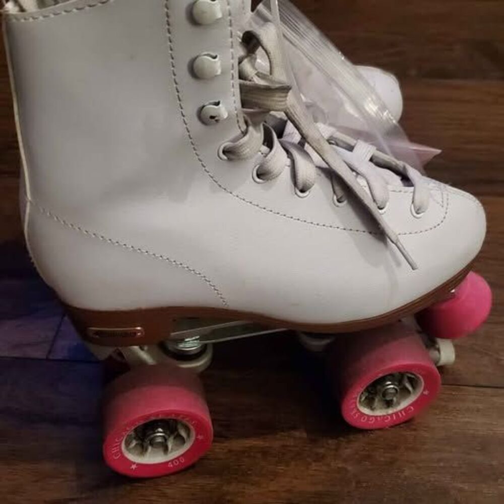 Youth sz 4 rollerskates